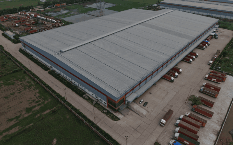 warehouse-with-loading-docks